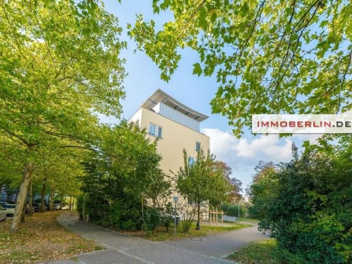 IMMOBERLIN.DE - En iyi yatırım! Garajlar dahil 3 kiralık çatı katı dairesi – Foto 1