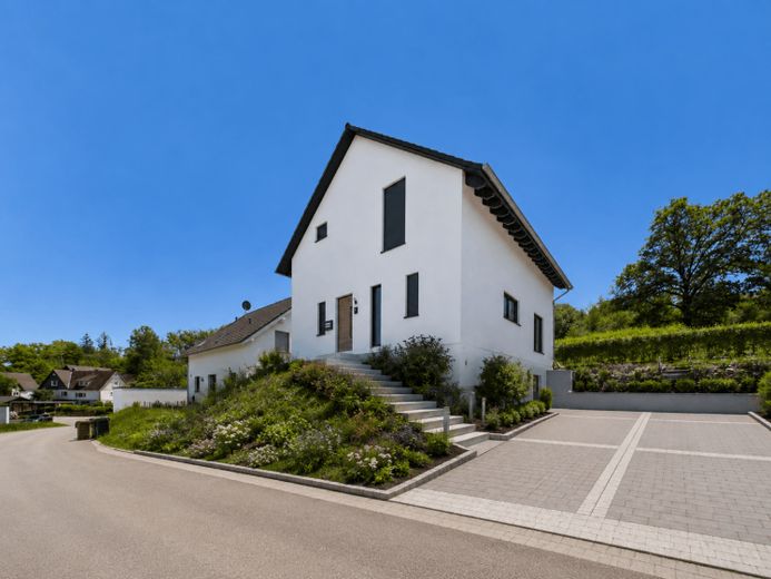 Modernes KfW-55-Einfamilienhaus mit Süd-Garten und Effizienzklasse A+ in Oberwiehl – Foto 1