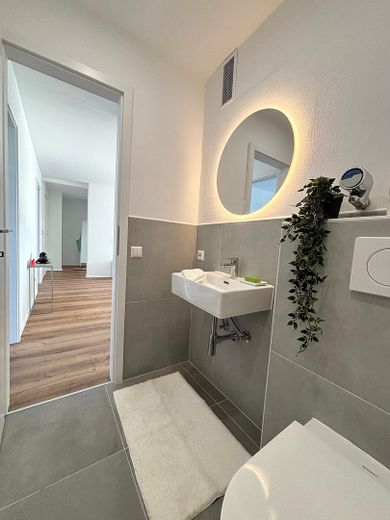Modernisierte 4,5-Zimmer-Wohnung mit großem Balkon und Tiefgarage in Balingen – Separates WC