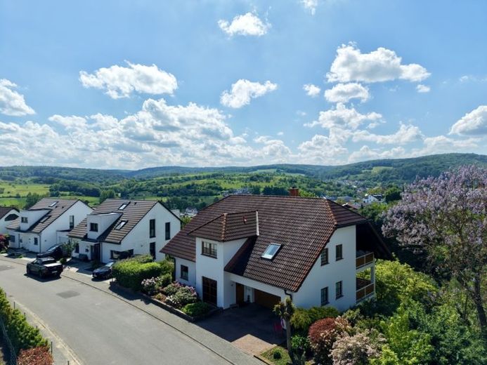 +++ Casa unifamiliare con splendida vista panoramica a Obernburg am Main +++ – Foto 1