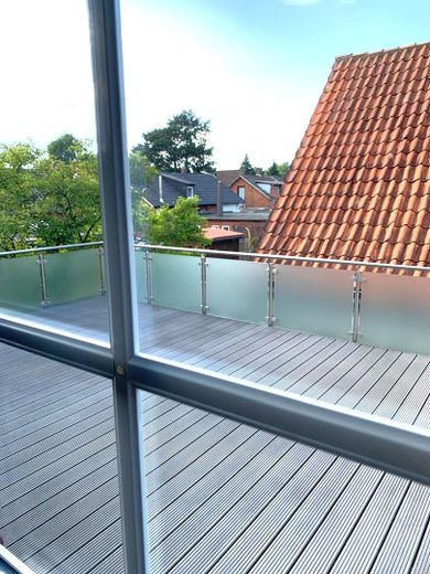 Zweifamilienhaus mit Werkstatt in zentraler Lage. – OG Dachterrasse