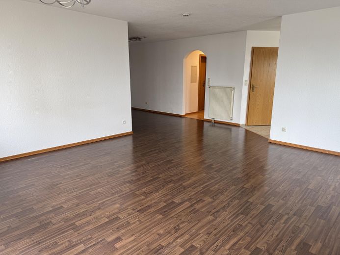 3,5-Zimmer-Wohnung mit Balkon & Garage – ideal für Grenzgänger (Nähe Rafz) – Foto 10