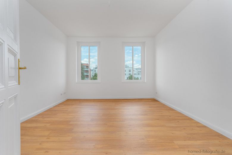 Kernsanierter 2-Zimmer-Altbau in Berlin-Köpenick: Erstbezug mit Wohnküche, Tageslichtbad und Balkon – Zimmer 1