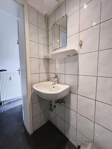 Modernes, frisch saniertes Loft in Elze mit hohen Decken und großzügigem Wohnraum – WC