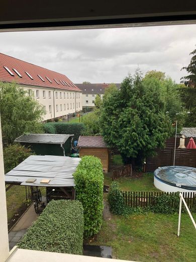 Attraktive 3-Zimmer-Wohnung am Zwenkauer See Nahe Leipzig – Garten