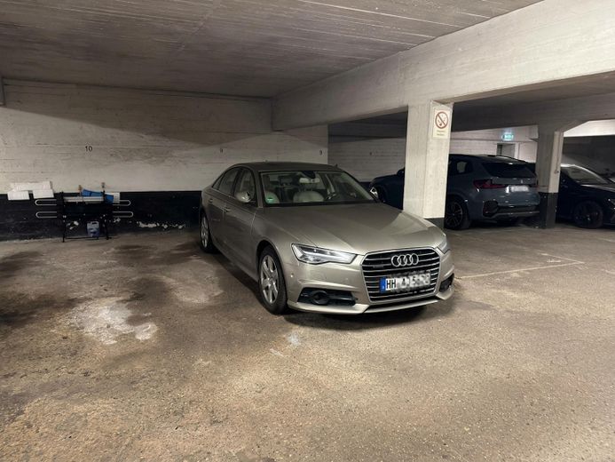 Grünes Bahrenfeld: appartamento libero di 3 locali con terrazza, aiuola e garage sotterraneo – Tiefgaragenstellplatz