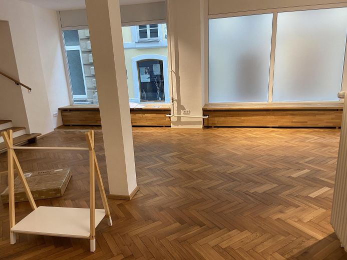 Steingruber Yapısı’nda Mağaza veya Ofis: 94 m², yenilenmiş, 3 vitrin – Ansbach Neustadt – Innen 2