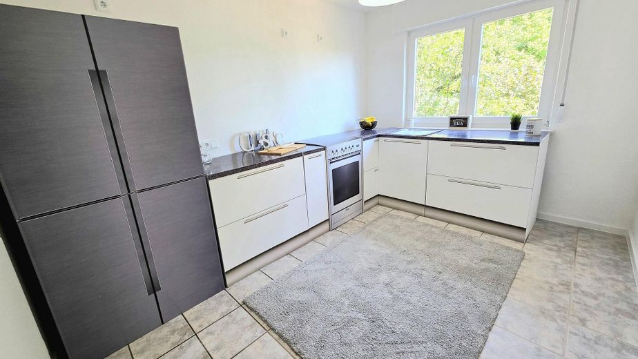 Einziehen und wohlfühlen, bezugsfertige Maisonette mit Balkon und Garten ✅provisionsfrei✅ – Küche