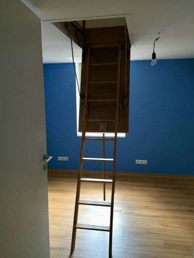 Altstadt-Stadthaus mit Mainblick, Dachterrasse, Mieteinnahmen & Ausbaupotenzial – provisionsfrei – Wohnung 2.OG
