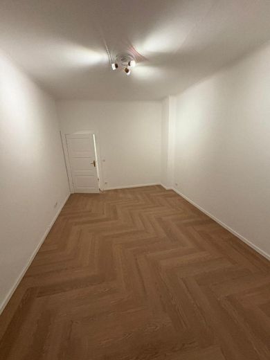 -Komisyonsuz - Yeni yenilenmiş Spree dairesi, kendi kullanımı için veya %7'lik sermaye yatırımı olarak – Zimmer 2 nach Renovierung