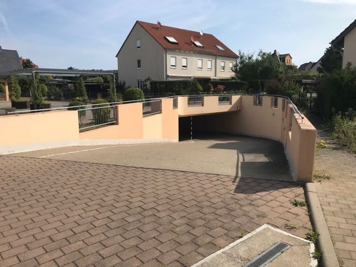 *Investpaket / ca. 5% Rendite - 14 TG Stellplätze in Weinböhla*voll vermietet* *provisionsfrei* – फोटो 1