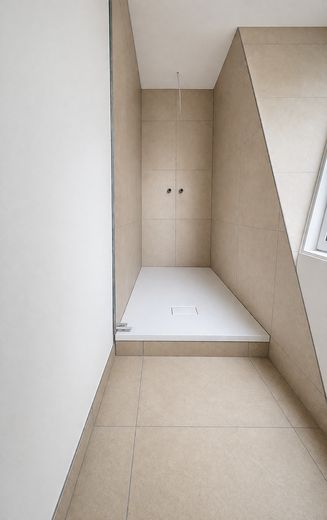 Erstbezug nach Dachausbau – moderne 2-Zimmer-Wohnung mit Effizienzklasse A – Dusche