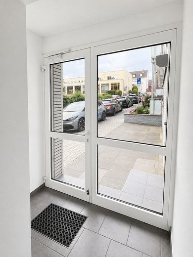 Gewerbeeinheit 112qm mit Garage im Bonner Zentrum - erste Rheinlage – Kunden / Patienteneingang