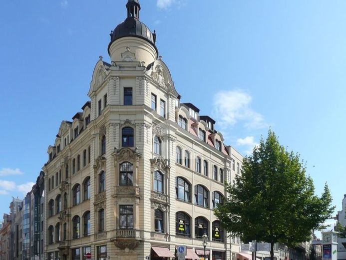 BUERO & PRAXISflächen in Ärztehaus mit 299 m² in zentraler Lage – Foto 1