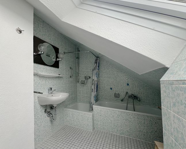 Bad Dachwohnung