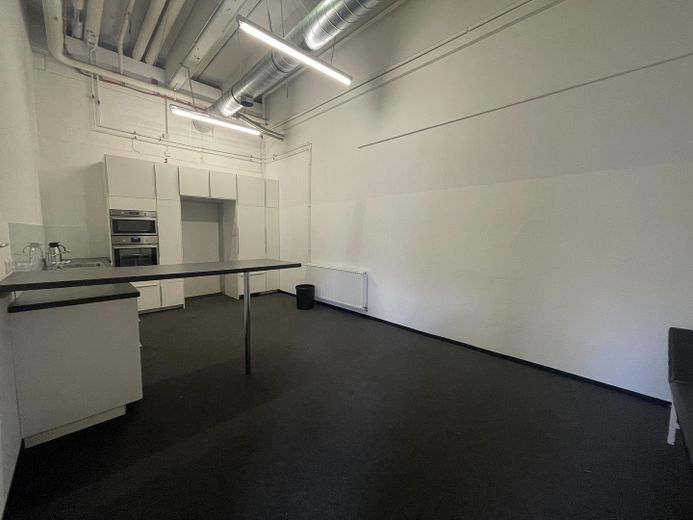 Lagerfläche mit Büro zur Miete in Osnabrück Fledder - Provisionsfrei – Teeküche