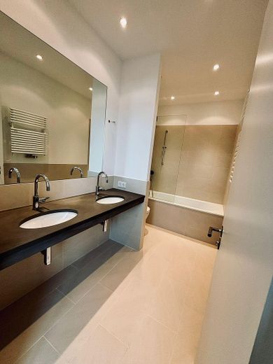 Provisionsfrei: Außergewöhnliche Dachgeschosswohnung mit Blick über Berlin und toller Dach-Terrasse – Bad 2 en suite