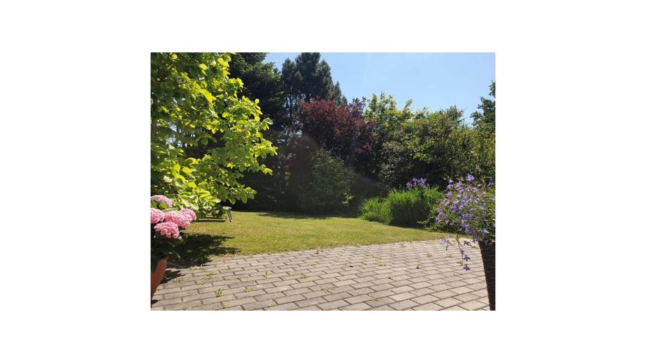 Casa bifamiliare per famiglie con giardino da sogno - asilo fino alla scuola primaria raggiungibili a piedi, 5 min. all'A8, 40 min. a Monaco – Garten