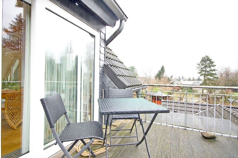 Ruhig gelegene Wohnung mit Dachterrasse und großem Wohnraum im Zweifamilienhaus – e7ad9f7dc98fbeff5681aafd04c9175caefa33bd.jpg
