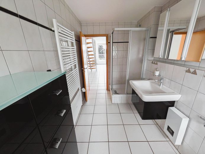 Badezimmer Ansicht 1