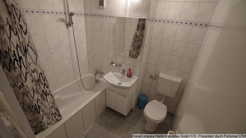 Großzügig  &  möbliert mit Balkon für 3-12 Monate in Zähringen – c0a8d3d1f1733bf86bd549aa6579a79f0a00e543.jpg