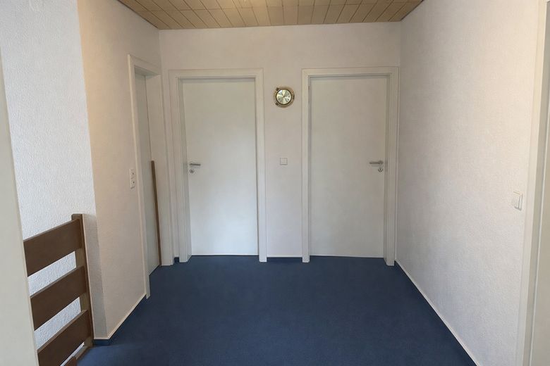 Exclusive House with Garage and Three Parking Spaces – OG Flur