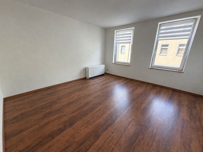 Appartement de 2 pièces avec balcon, 49 m², Roßlau, classe énergétique B – Wohnzimmer