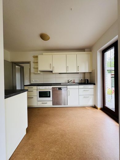 Freistehendes EFH mit Anliegerapartment auf 980 m2 Grund, Schleswig_Neustadt – Küche EG