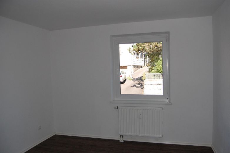 Freundliche sanierte 4-Zimmer-Wohnung zur Miete in Selb ab September – Schlafzimmer