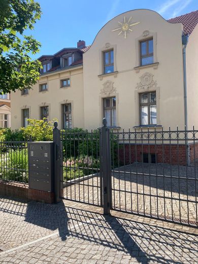 Straßenseitige Ansicht