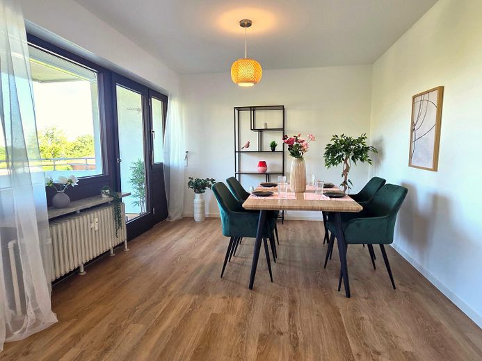 4 Zimmer Wohnung hochwertig renoviert in Top Lage – Essbereich