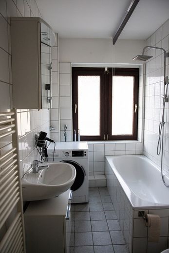 Moderne 3-Zimmer Eigentumswohnung mit Einbauküche & großem Balkon – Foto 18