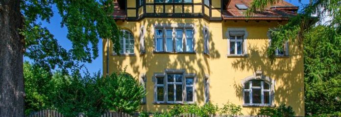 BLASEWITZ – BÜRO MIT 3 RÄUMEN – VILLA – PKW-PARKFLÄCHEN – NEUER BODENBELAG – RUHIG & ZENTRAL GELEGEN