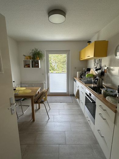 Küche mit Zugang Balkon