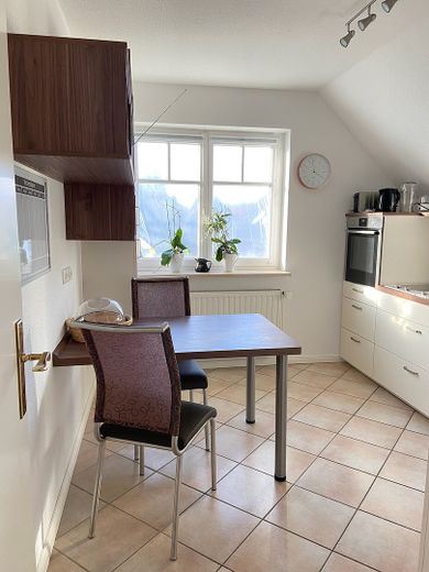 Von Privat: Energetisch modernisiertes Einfamilienhaus mit Einliegerwohnung / Mehrgenerationenhaus – OG Küche