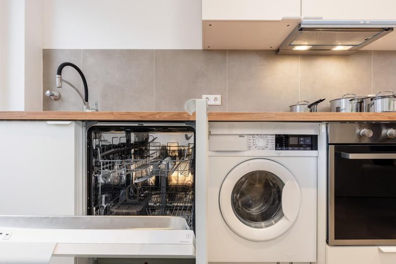 First occupancy after renovation - in the middle of Düsseldorf - tax advantages – Küche