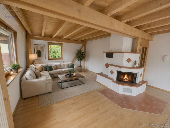 Fernblick statt Standard - Einfamilienhaus mit Potenzial in traumhafter Hanglage – Wohnzimmer