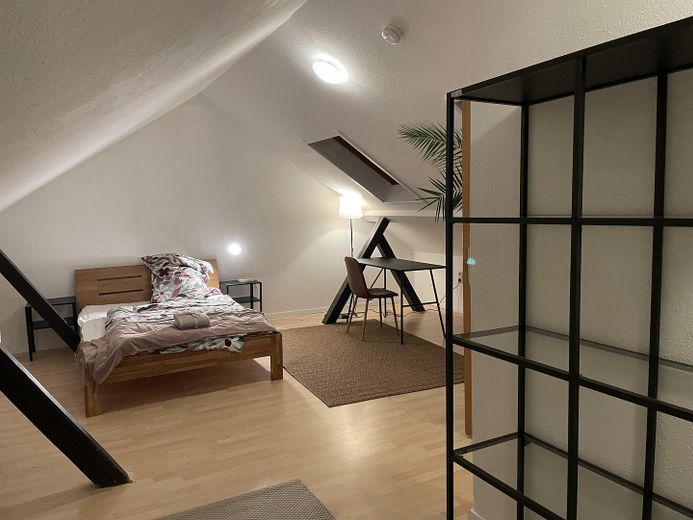 Möblierte 3 Zimmer Maisonette Wohnung in zentraler Lage zu vermieten – Foto 5