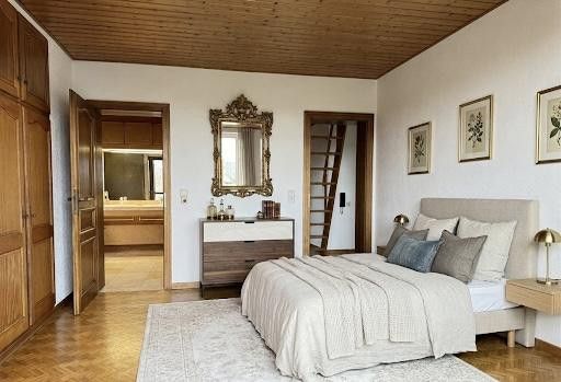 Schlafzimmer mit Zugang Bad
