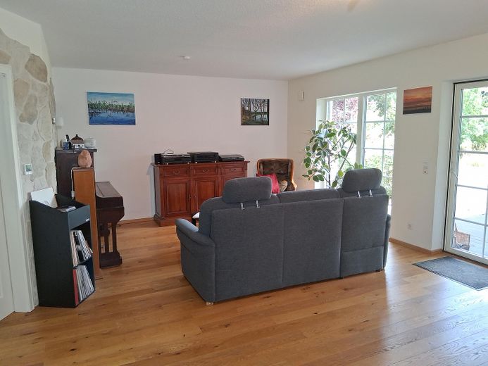 **PROVISIONSFREI** Wohlfühlen im Original Schwedenhaus (KfW40) – Wohnzimmer