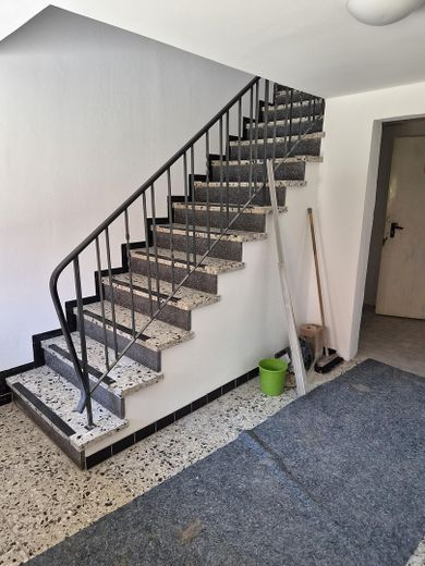 Vermiete Doppelhaushälfte mit 3,5 Zimmer – Flur EG