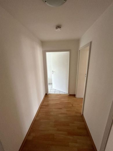 Großzügige und vermietete 2-Zi. mit Laminat, Balkon, EBK und Wanne in zentraler Lage – PHOTO-2024-07-09-15-19-39_8