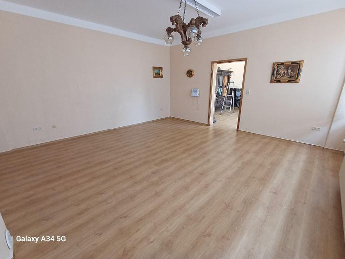 Veelzijdig bruikbaar commercieel vastgoed (kantoor, praktijk, hal, studio, ambacht, handel). 1a-locatie – Raum 1, ca. 26qm