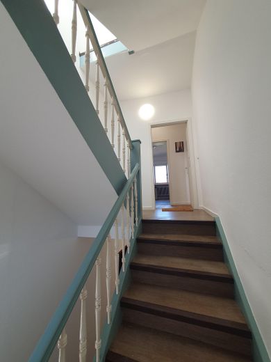 2 banyolu rüya gibi döşenmiş 6 odalı daire (paylaşımlı yaşam için uygun) – Treppenhaus