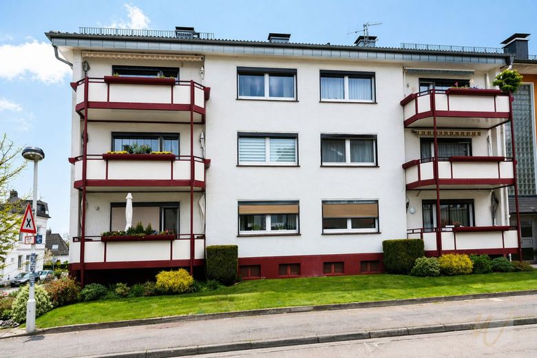 Charmante 3-Zimmer-Wohnung mit Balkon in gefragter Wohnlage von Solingen – Hausansicht