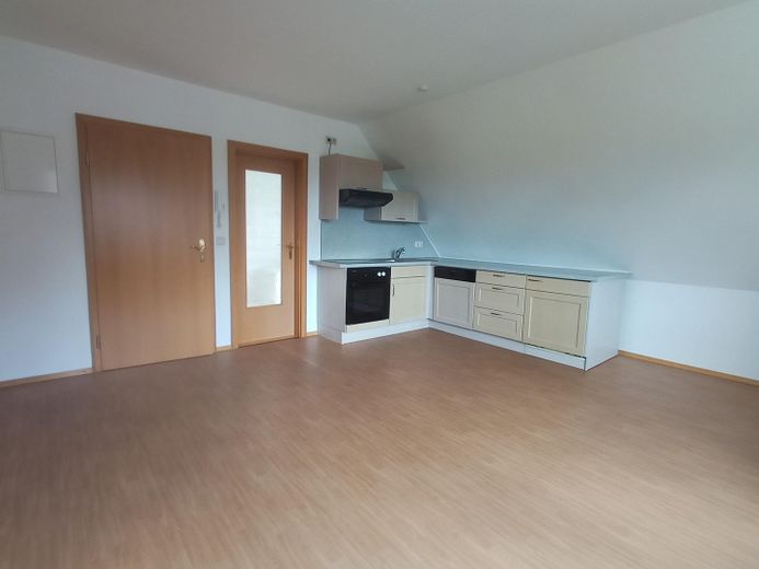 Solides MFH, Schweriner Stadtrand, als Investment o. Eigennutzung, sof. bezugsfähig, 2.505m² Grdst. – Einraumwohnung 2.OG links