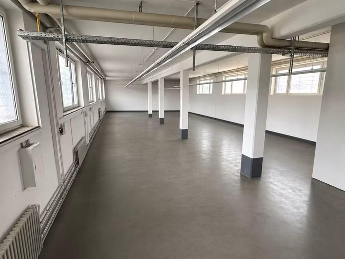 Kiralık ofis/muayenehane ve/veya depo alanı – Innensicht UG