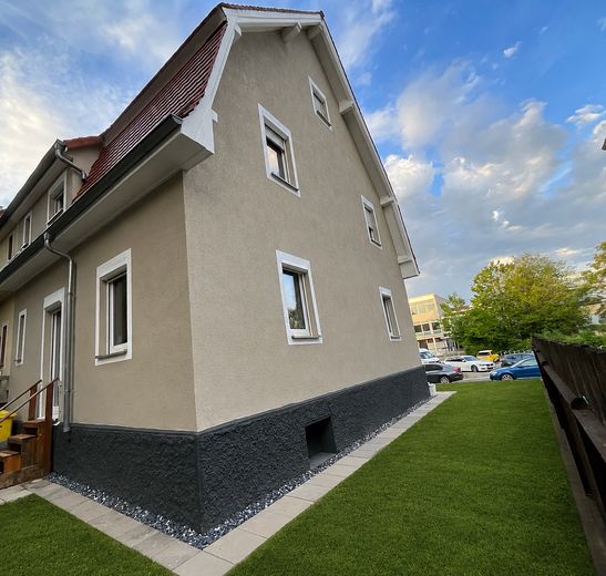 **SPRZEDAŻ PRYWATNA dom bliźniaczy / PIERWSZE ZASIEDLENIE po CAŁKOWITEJ RENOWACJI / nowa KUCHNIA NOBILIA / spokojna DZIELNICA MIESZKALNA** – Hausansichten (Seite)