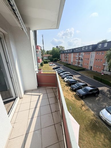 Erstbezug nach Sanierung: Helle 3-Zimmer-Wohnung mit Stellplatz& Keller – sofort bezugsfrei – Balkon_mit.Stellplatz