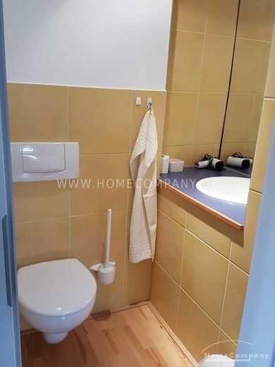 Appartamento di 3 locali, arredato, piano terra, con balcone, posizione centrale a WOB. – 8a6e9a57601b1c7f182ca332656db84f2ced6152.jpg